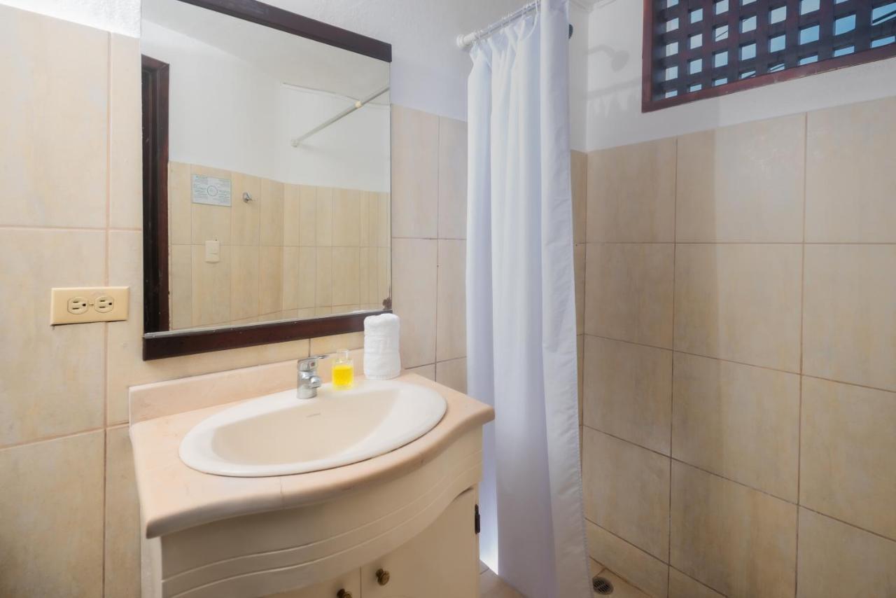 Hostal North Seymour Пуерто-Айора Екстер'єр фото