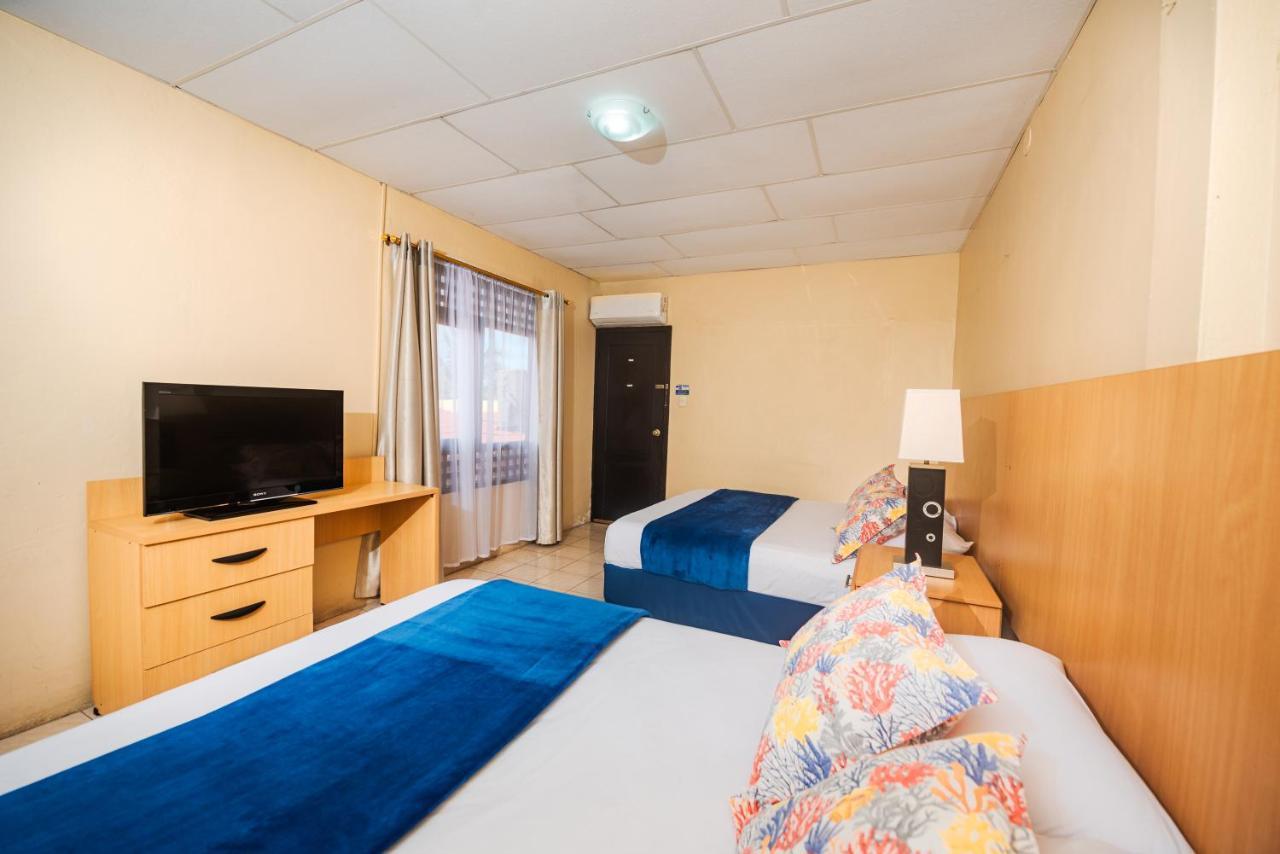 Hostal North Seymour Пуерто-Айора Екстер'єр фото