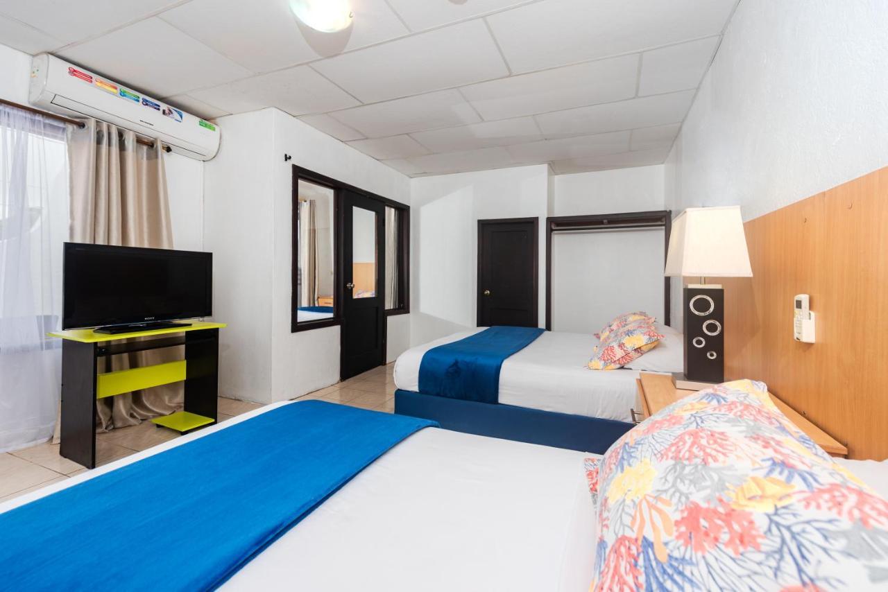 Hostal North Seymour Пуерто-Айора Екстер'єр фото
