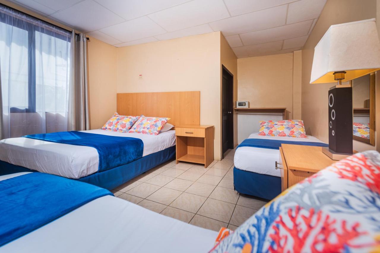 Hostal North Seymour Пуерто-Айора Екстер'єр фото