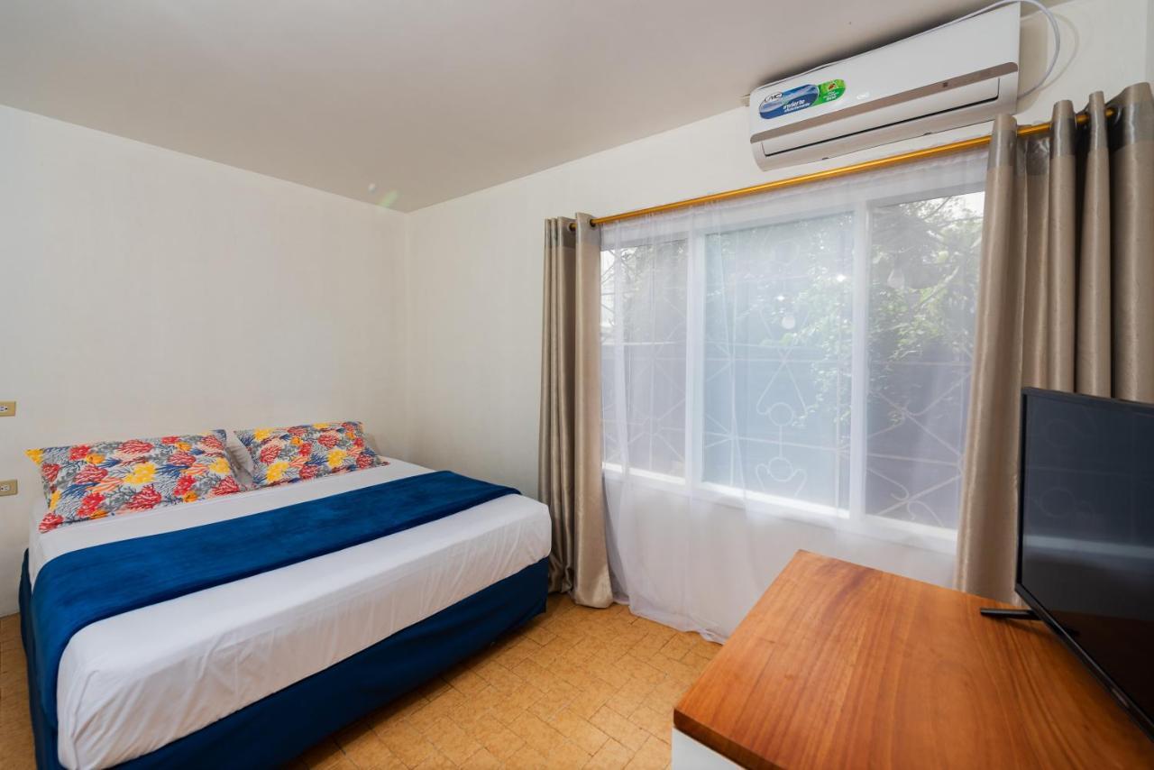 Hostal North Seymour Пуерто-Айора Екстер'єр фото